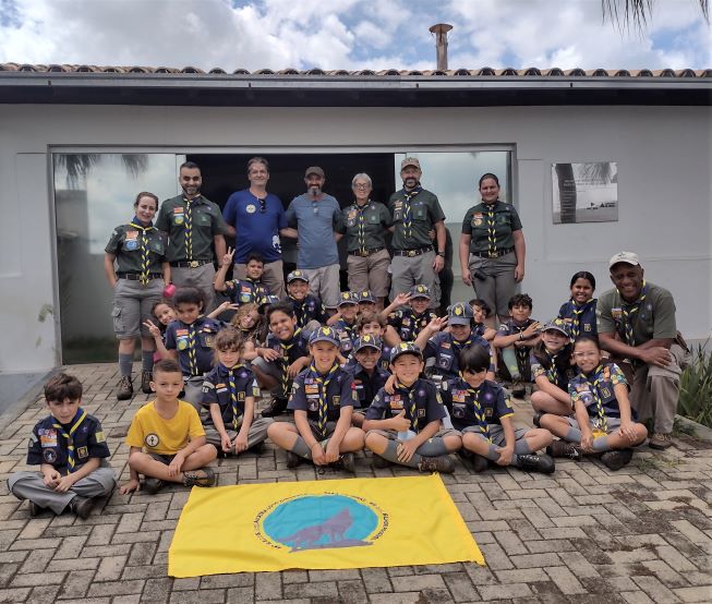 api-modulos/fotos/img/galeria_cat_culturais_490/490/13529/ESQ-DIR. LILIANE, ANDRÉ, HELDER, GUSTAVO, ANA, ADRIANO, JUSSARA E MAURÍCIO, 06.12.2025.jpg